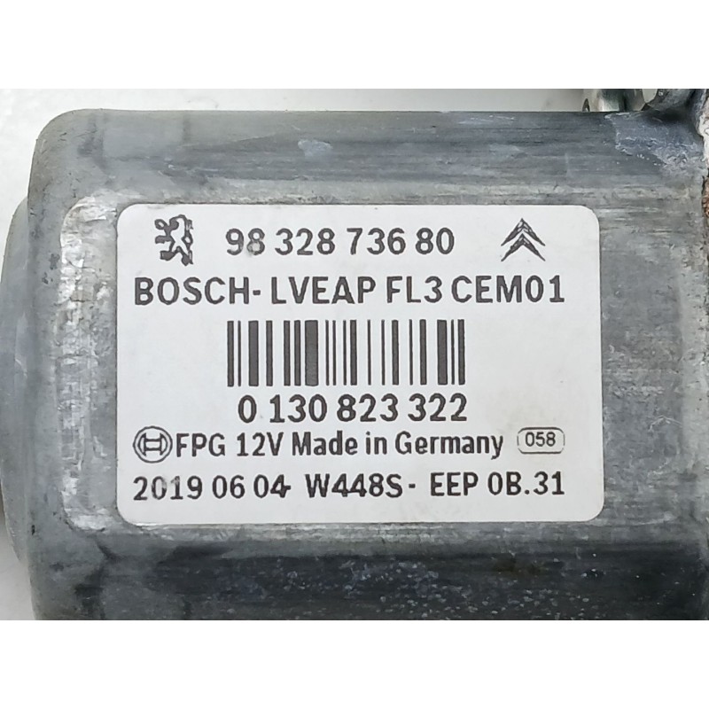 Recambio de elevalunas delantero derecho para citroën c4 cactus 1.2 thp 110 referencia OEM IAM 9832873680  0130823322
