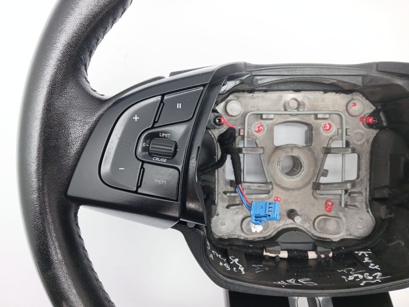 Recambio de volante para citroën c4 cactus 1.2 thp 110 referencia OEM IAM 98303131ZD  98304405ZD