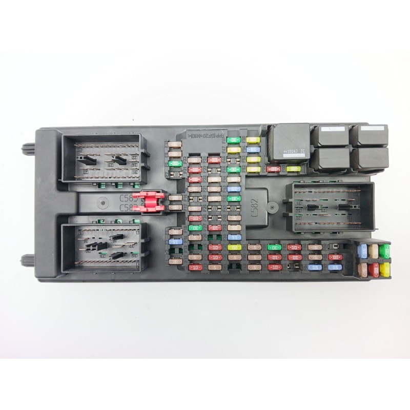 Recambio de caja reles / fusibles para land rover discovery iv (l319) 2.7 td 4x4 referencia OEM IAM AH2214F041AF  