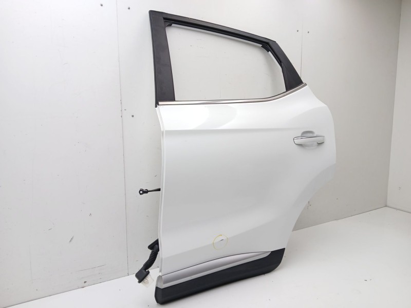 Recambio de puerta trasera izquierda para mg mg zs suv 1.5 vti referencia OEM IAM 10322167  