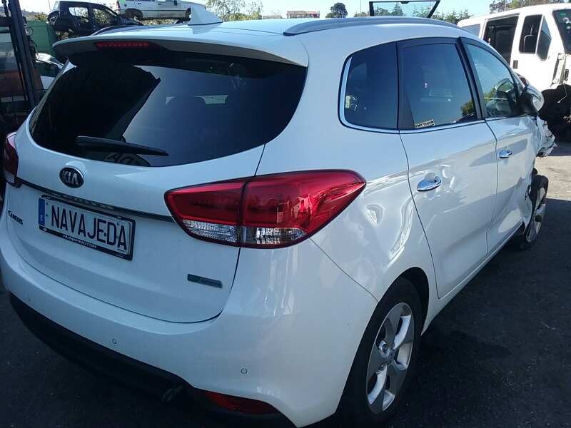 kia carens ( ) del año 2015