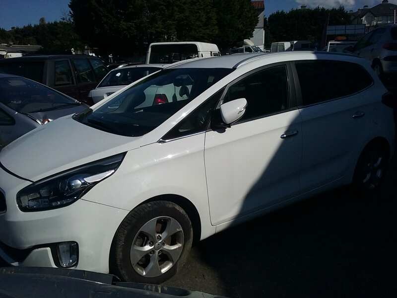 kia carens ( ) del año 2015