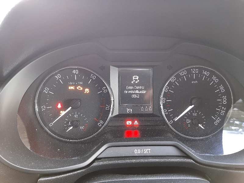 skoda octavia combi (5e5) del año 2014