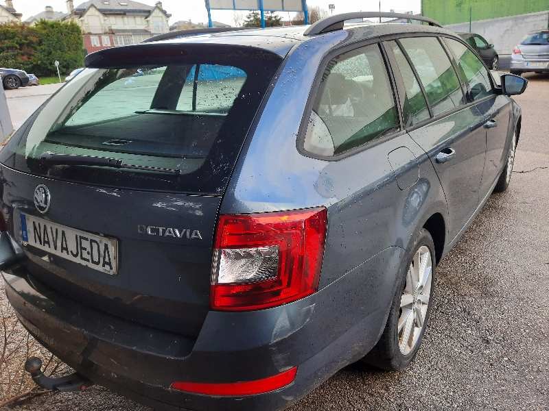 skoda octavia combi (5e5) del año 2014
