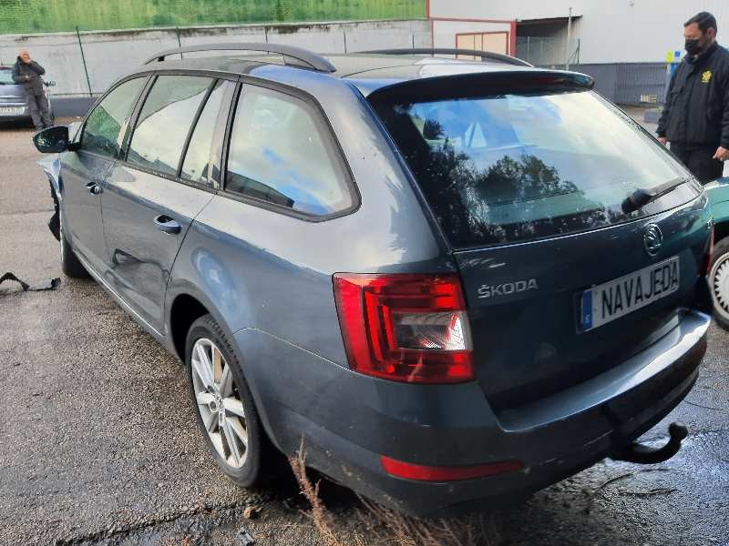 skoda octavia combi (5e5) del año 2014