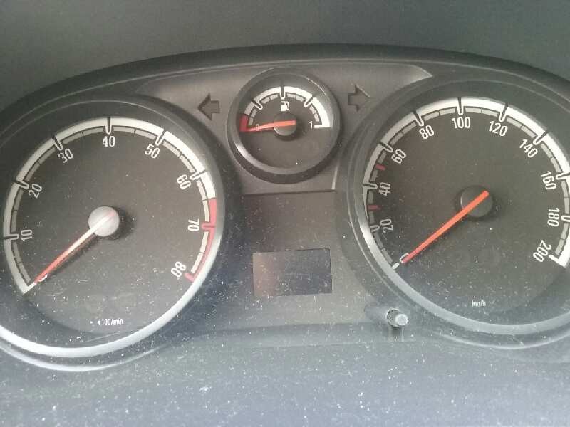 opel corsa d del año 2010