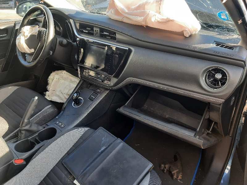 toyota auris del año 2016