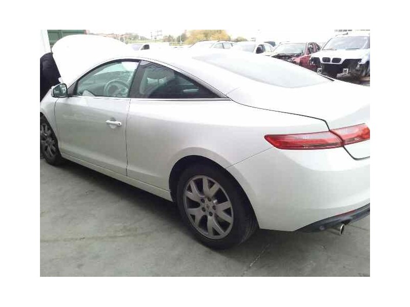 renault laguna coupe del año 2010