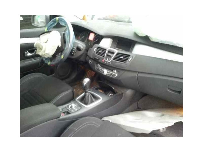 renault laguna coupe del año 2010