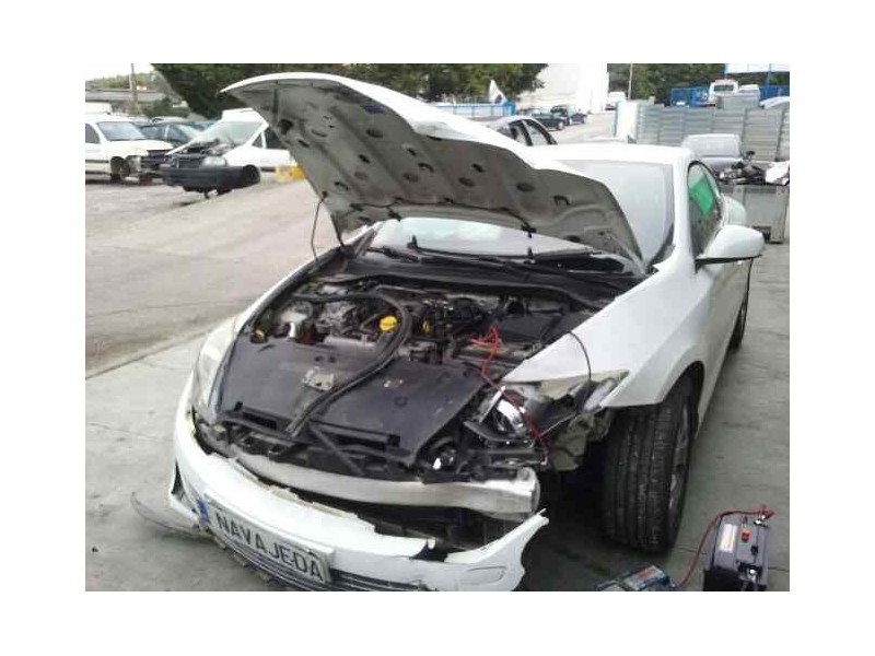 renault laguna coupe del año 2010