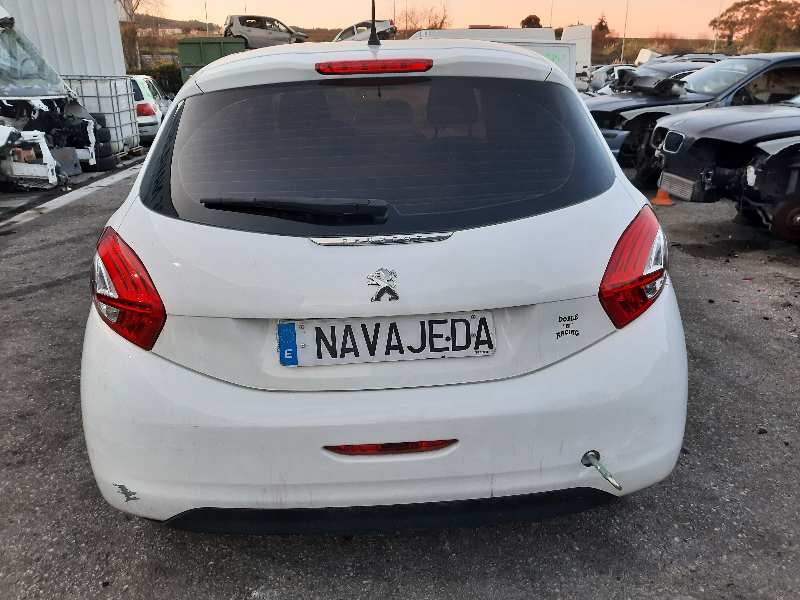 peugeot 208 del año 2015