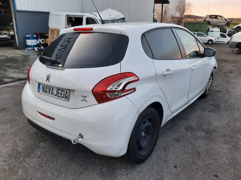 peugeot 208 del año 2015