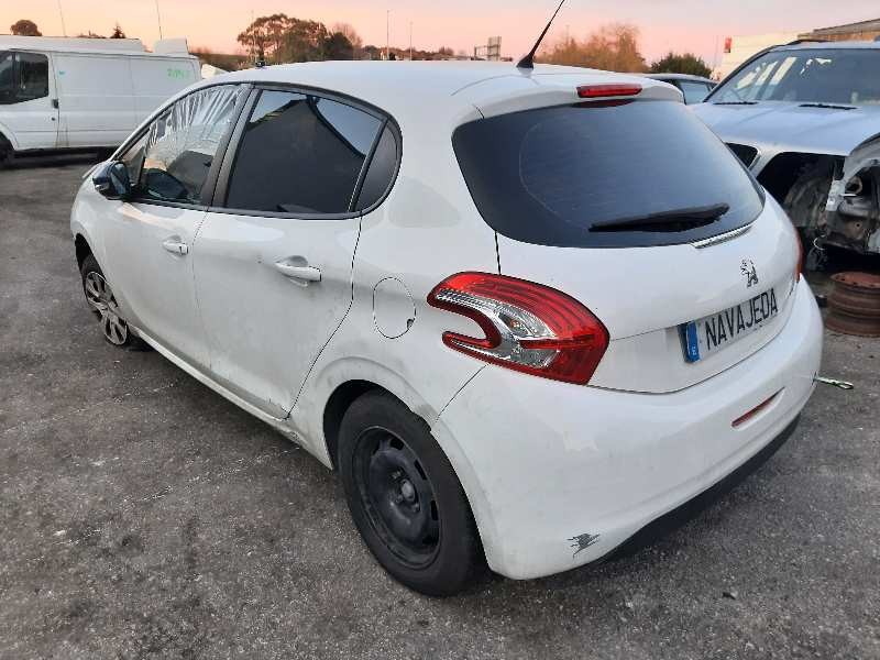 peugeot 208 del año 2015