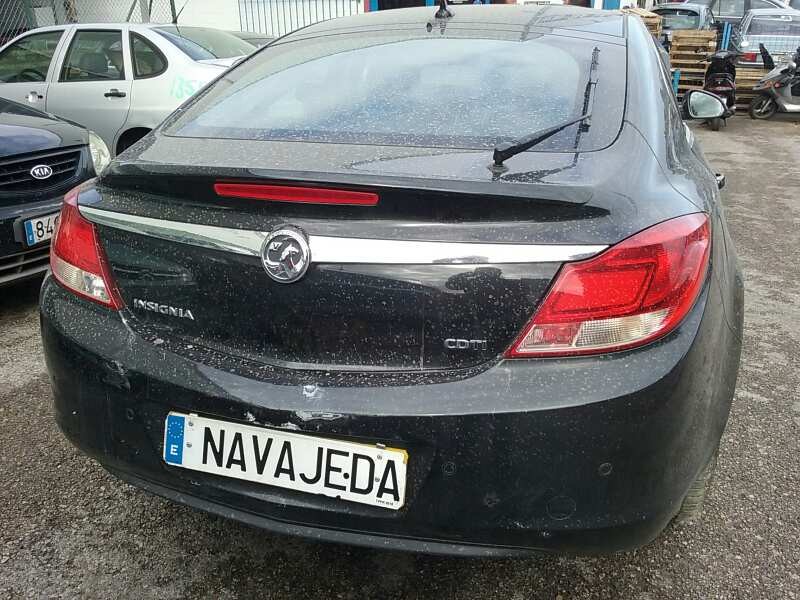 opel insignia berlina del año 2011
