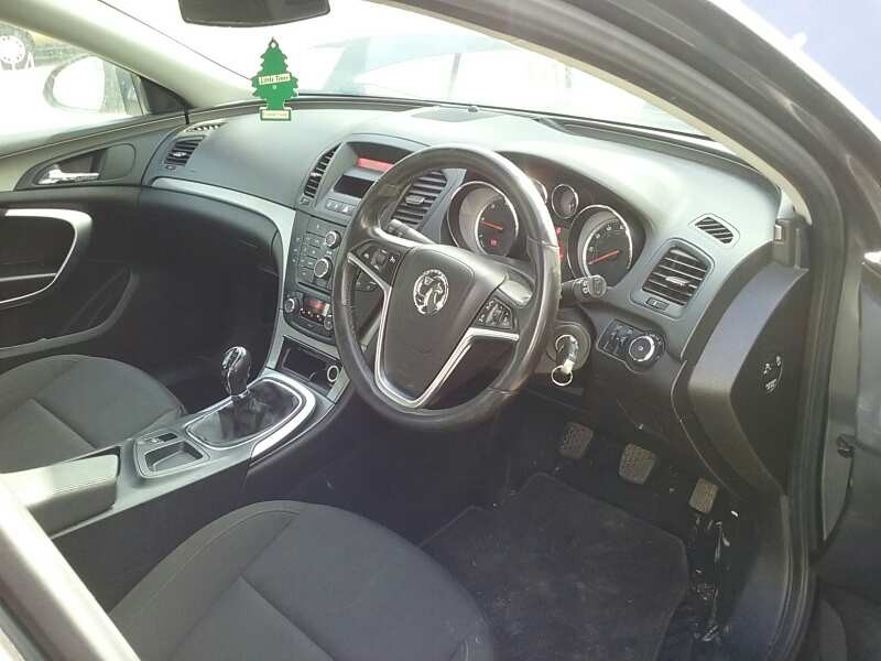 opel insignia berlina del año 2009