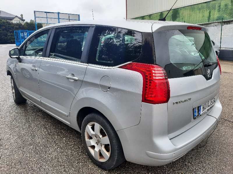 peugeot 5008 del año 2011