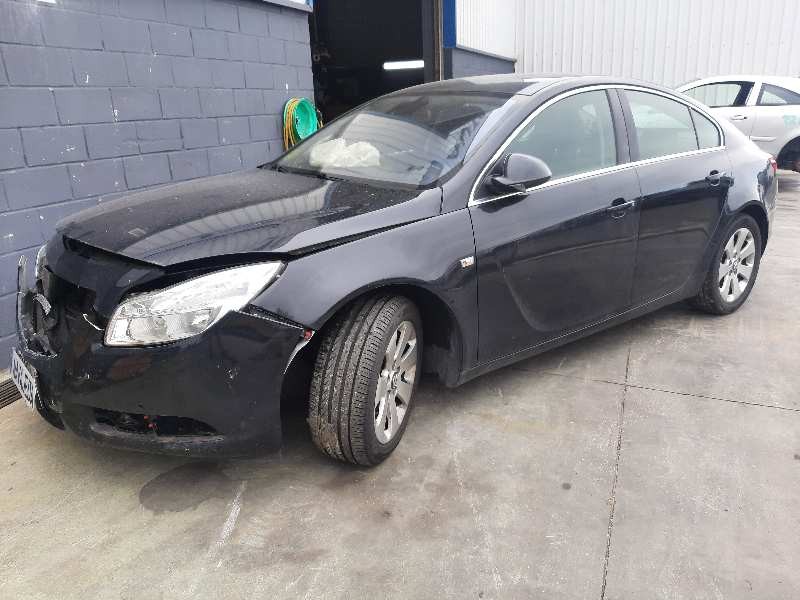 opel insignia berlina del año 2011