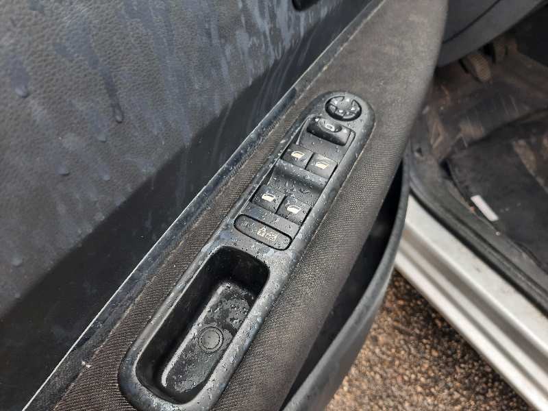 peugeot 5008 del año 2011