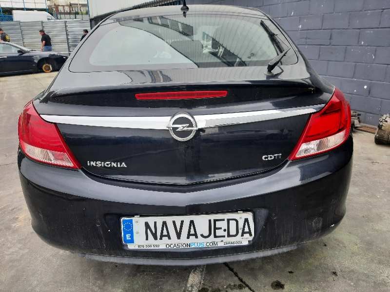 opel insignia berlina del año 2011