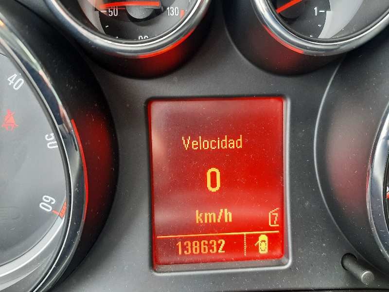 opel insignia berlina del año 2011