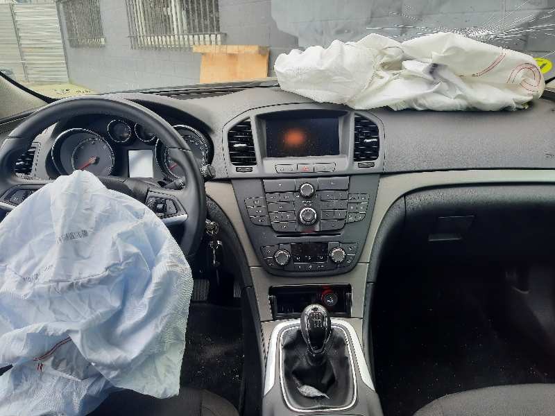 opel insignia berlina del año 2011