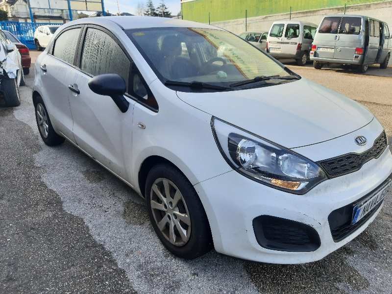 kia rio del año 2012