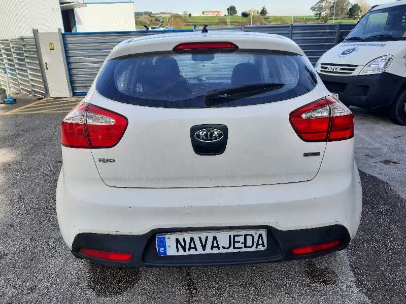 kia rio del año 2012