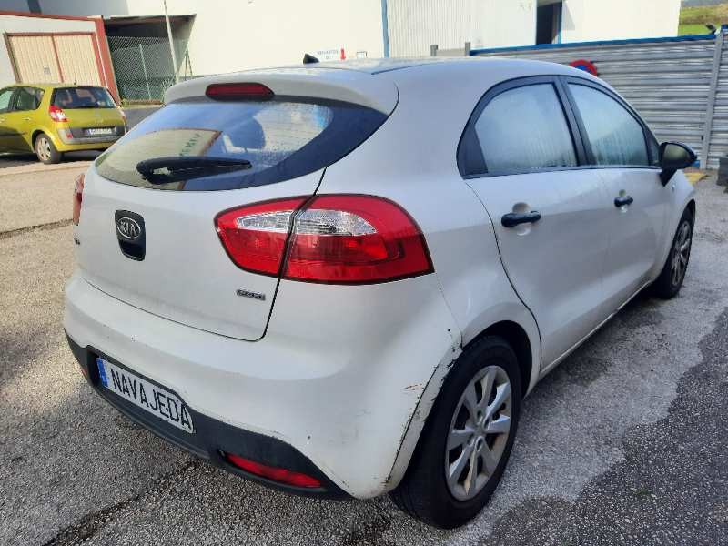 kia rio del año 2012