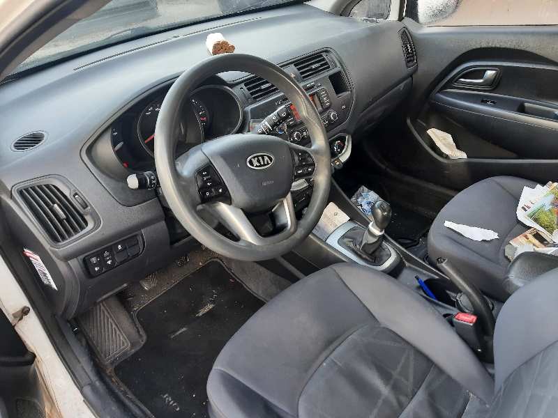 kia rio del año 2012
