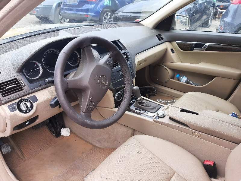 mercedes-benz clase c (w204) berlina del año 2009