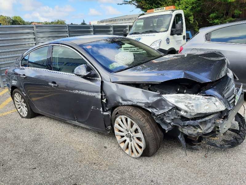 opel insignia berlina del año 2010