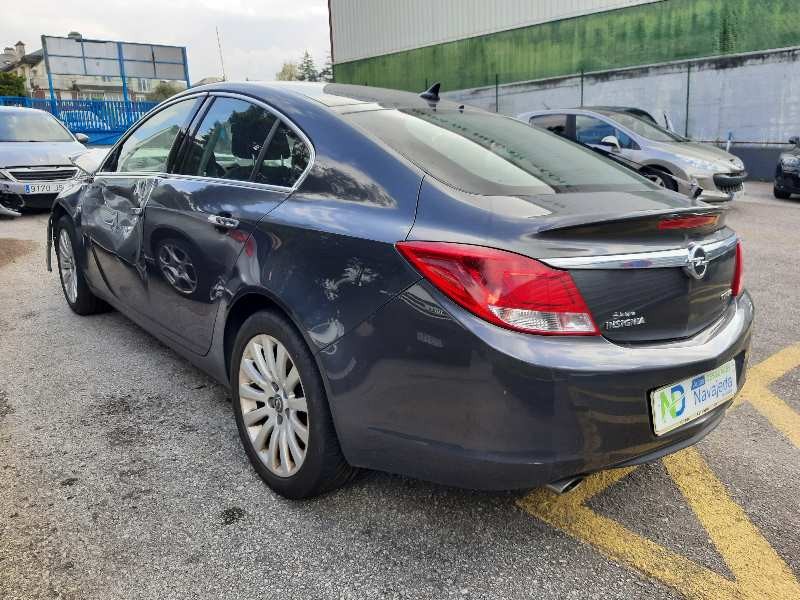 opel insignia berlina del año 2010