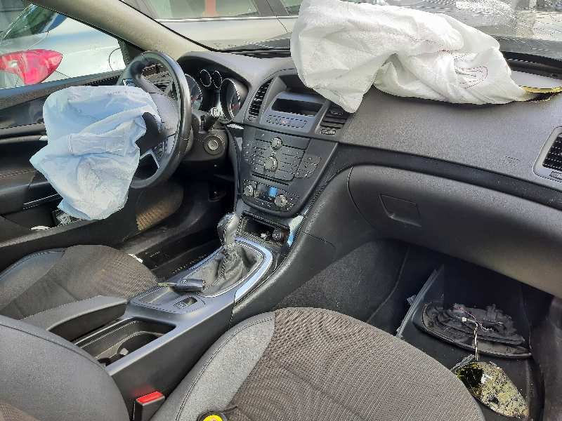 opel insignia berlina del año 2010