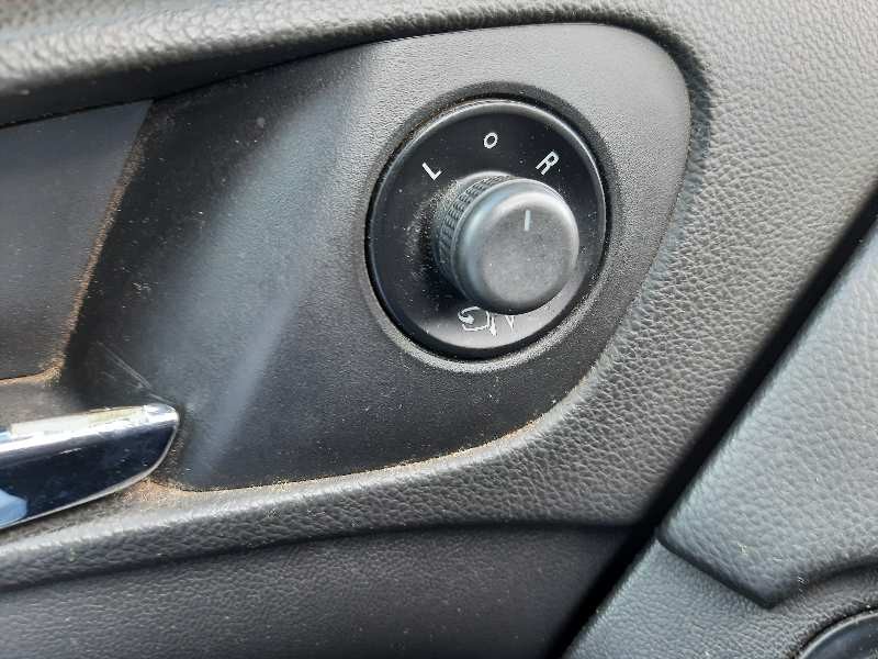 opel insignia berlina del año 2010