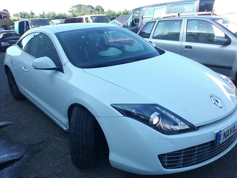 renault laguna coupe del año 2010