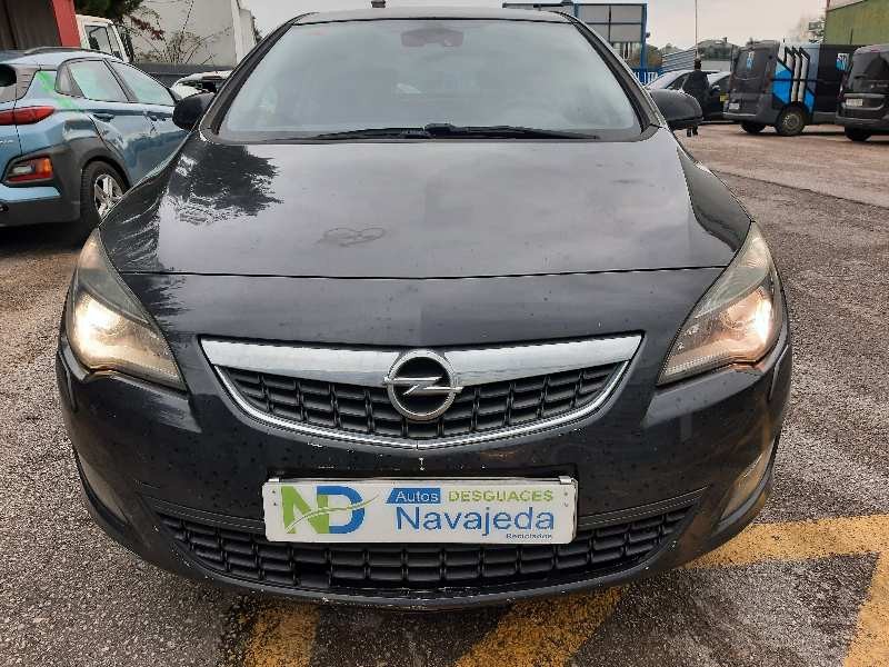 opel astra j lim. del año 2012