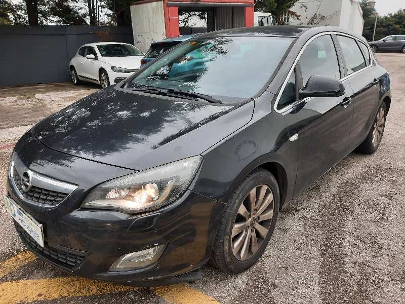 opel astra j lim. del año 2012