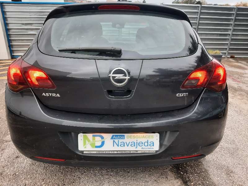 opel astra j lim. del año 2012