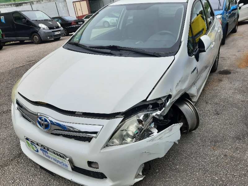 toyota auris del año 2013