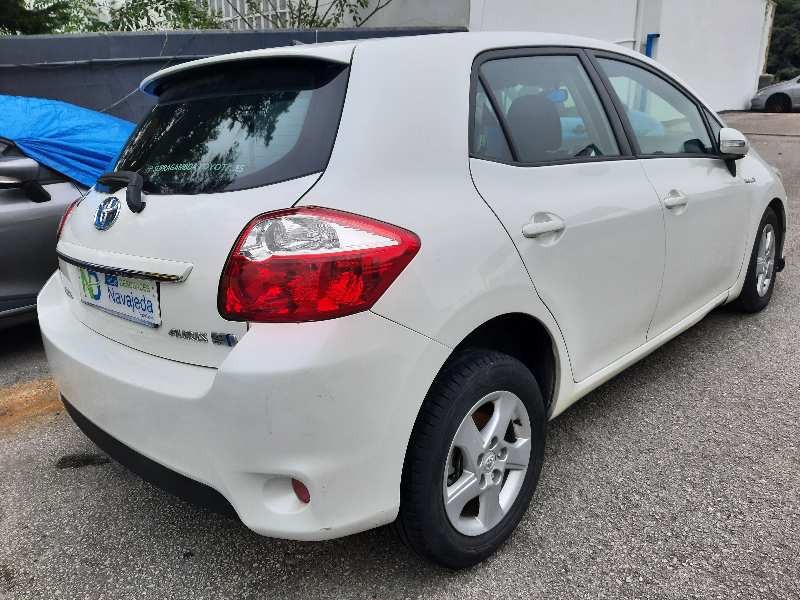 toyota auris del año 2013