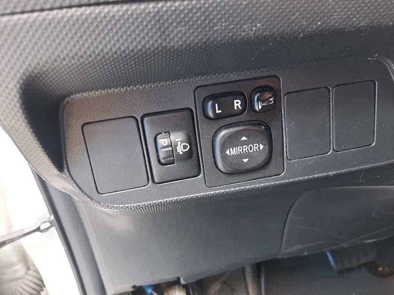 toyota auris del año 2013