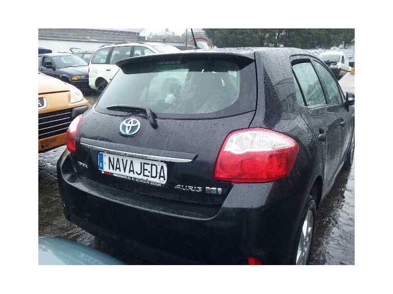 toyota auris del año 2011