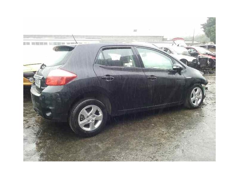 toyota auris del año 2011