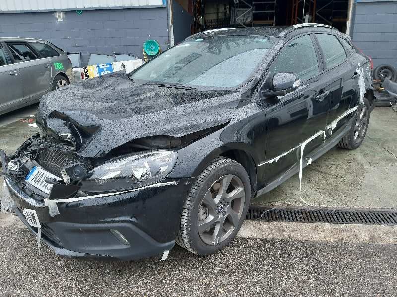 volvo v40 del año 2016