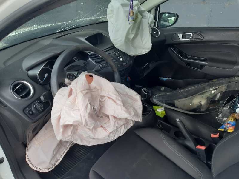 ford fiesta (ccn) del año 2015