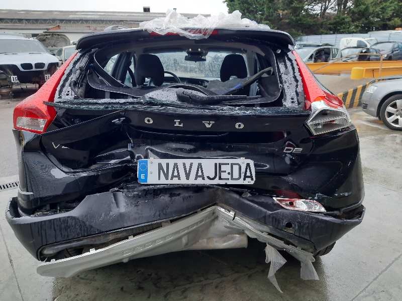 volvo v40 del año 2016