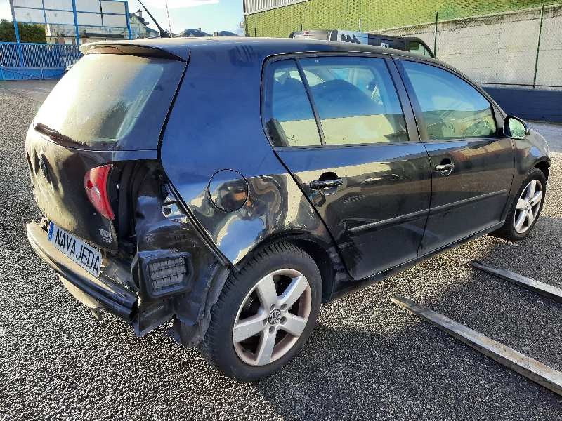 volkswagen golf v berlina (1k1) del año 2008