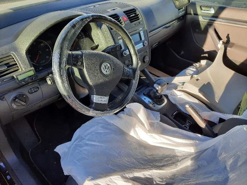 volkswagen golf v berlina (1k1) del año 2008