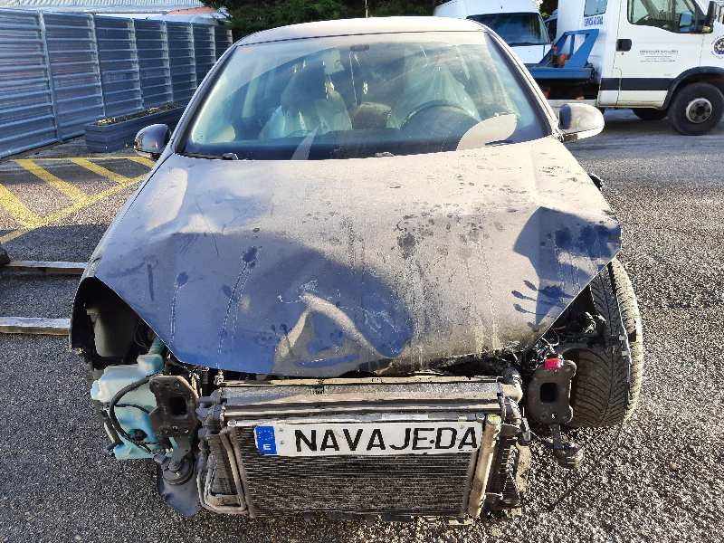 volkswagen golf v berlina (1k1) del año 2008