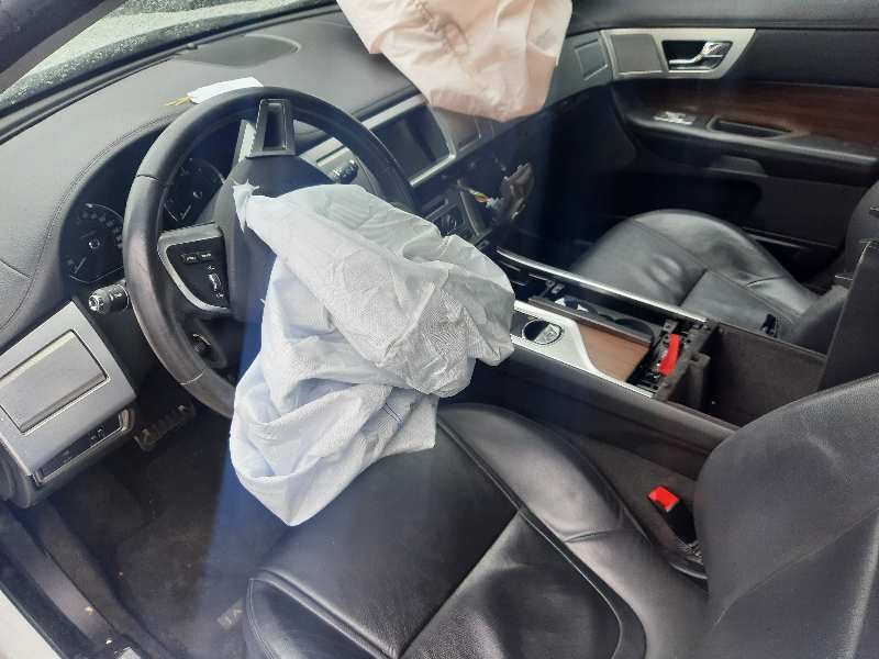 jaguar xf del año 2014